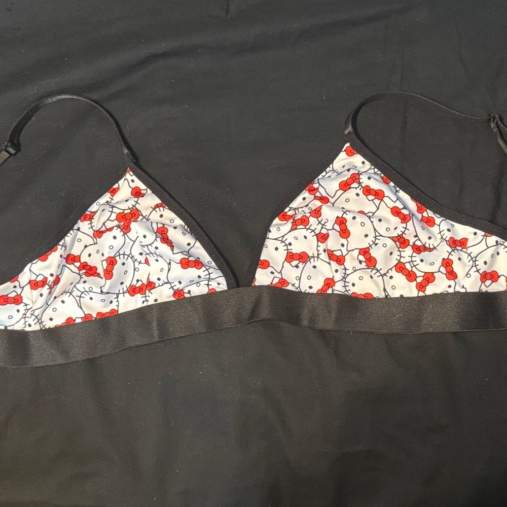 3 for $30! 💅🏻 Hello Kitty Black & White Triangle Bralette 💅🏻 Bundle SALE!